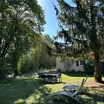 Cosy Dans La Verdure